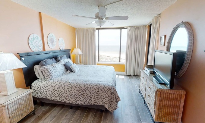Gulf Lagoon Beach Condo | Dog Friendly, New beds, Master bedroom on Gulf Free Golf and Activities Daily