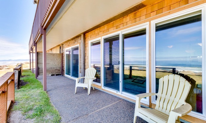 Neskowin Condo | Dog-Friendly Oceanfront Condo with Sweeping Views and Beach Access