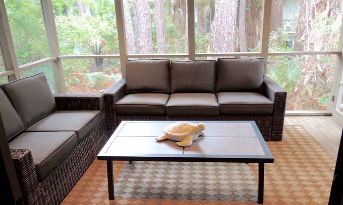 West Beach Cottage | Dog friendly Sparrow Pond Cottage