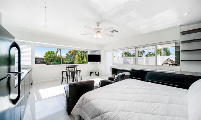 Coral Heights Apartment | Dog-friendly studio with private hot tub, patio, enclosed yard, & full kitchen