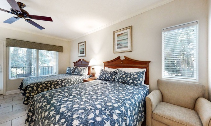 Fernandina Beach Apartment | Dog-Friendly Tennis Villas Condo With Prime Location + Shared Pool, Free WiFi