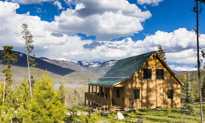 Grand Lake Cabin | Dog Friendly with Lake and Mountain Views!