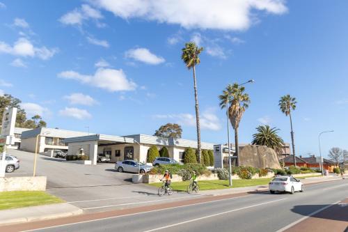 Mount Clarence Hotel | Dog Rock Motel
