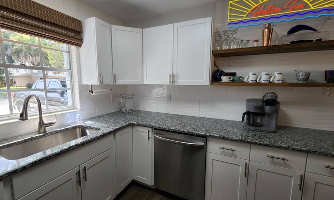Sebastian Highlands House | Dogs Welcome-Close to Beach-Fenced Yard