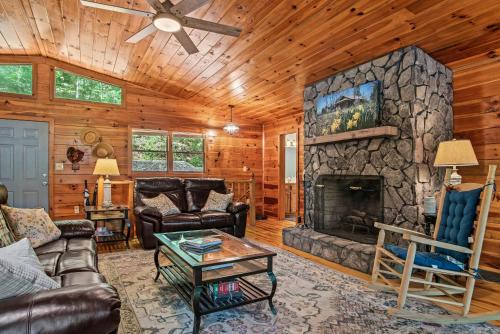 Martin House | Dogwood Cabin with Dock!