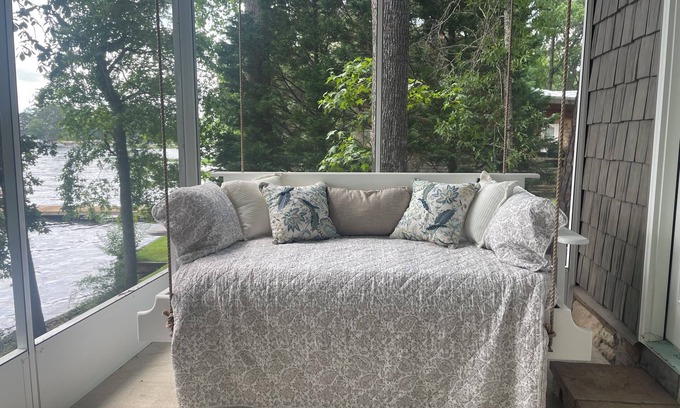 Titus House | Dogwood Cottage Lake Jordan dock/RV parking/Hot tub. Spooky savings Oct 31-Nov 2