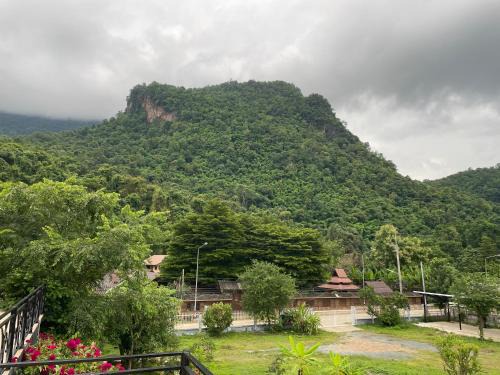 Chiang Dao Bed & Breakfast | DOI LUANG SCENE