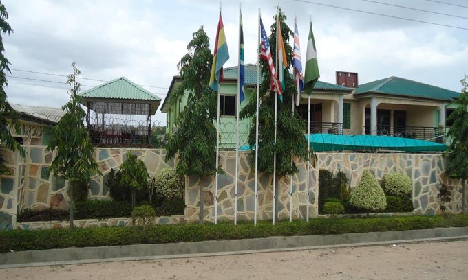Kwabenyan Hotel | Dokua Royal Hotel