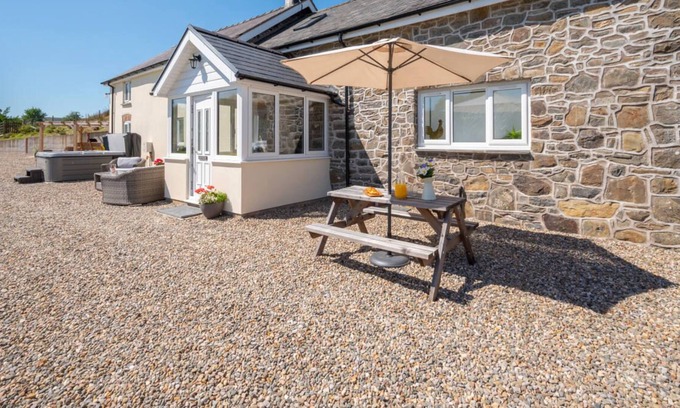 Llanfair Caereinion House | Dolauceimion in the beautiful Welshpool