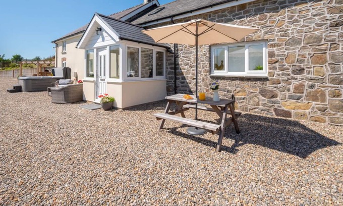 Llanfair Caereinion House | Dolauceimion in the beautiful Welshpool