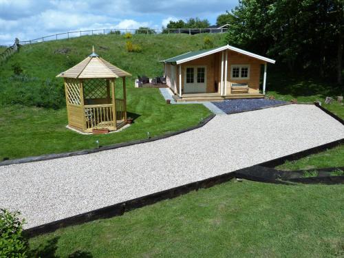 Louth House | Dollys Hideaway Cabin