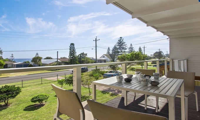 Culburra Beach House | Dolphin Breeze – pet friendly