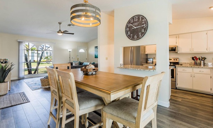 Marco Island House | DOLPHIN BUNGALOW! Remodeled water front getaway in the heart of Old Marco