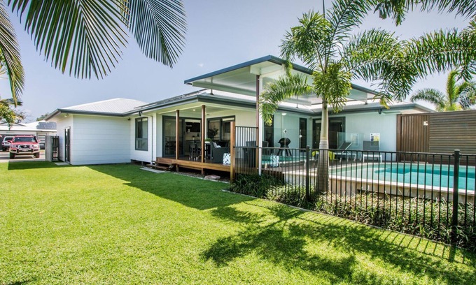 Agnes Water House | Dolphin Cove Agnes Water holiday home with pool & boat parking