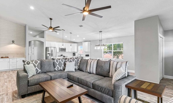 Indian Rocks Beach House | Dolphin Dreamer-6-Seat Golf Cart!