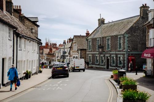 Beer Bed & Breakfast | Dolphin Hotel