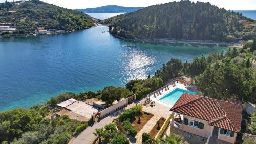 Katsimatika Villa | Dolphin House by the sea