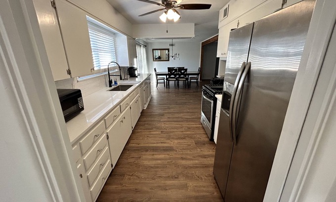 Bay Area House | Dolphin Place | Spacious home/backyard and centrally located | 3 Bed | 2 Bath |