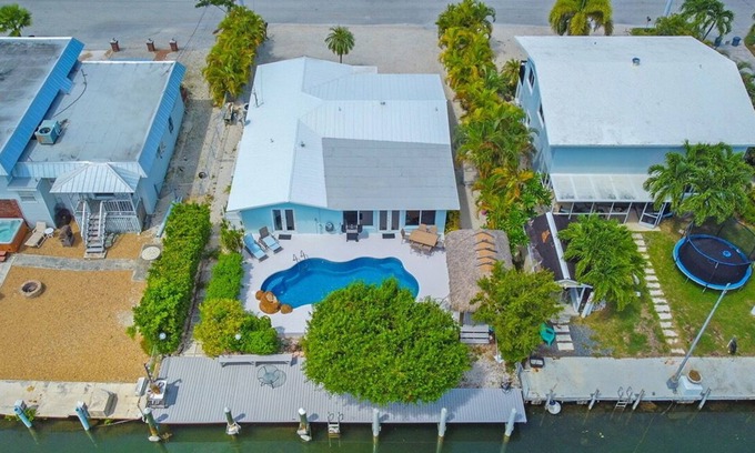 Marathon House | Dolphin Retreat-3 bedroom 2 Bath Marathon Home w Private Pool & 60 foot Dock