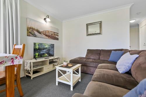 Bongaree Apartment | Dolphin View on South Esplanade