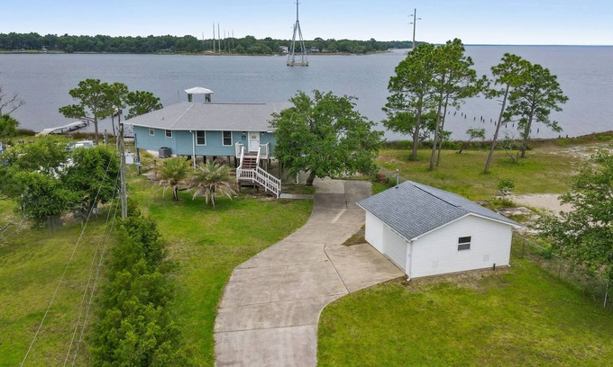 Navarre House | Dolphin Watching, Fishing | Dog-friendly + Boating