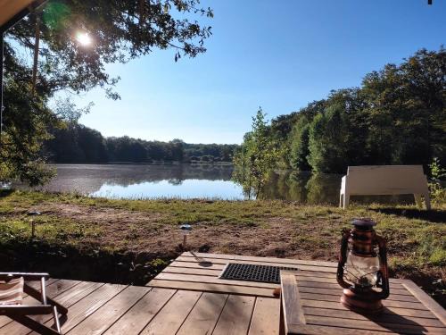 Saint-Martin-des-Champs Bed & Breakfast | Domaine de l'Atrée - Tente Maasaï Poyaudine