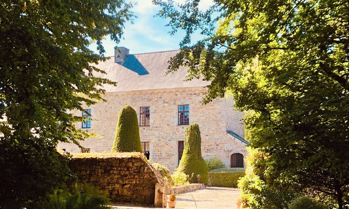 Plouguiel Cottage | Domaine de Kerousy: La Grange – A cozy and rustic cottage between land and sea