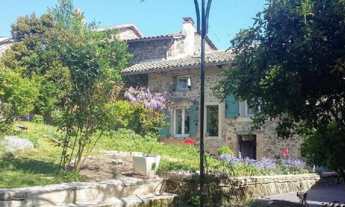 Jullie House | Domaine de la Fée-licité