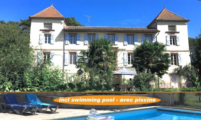 Lisle-sur-Tarn Other | Domaine de Ménerque small castle