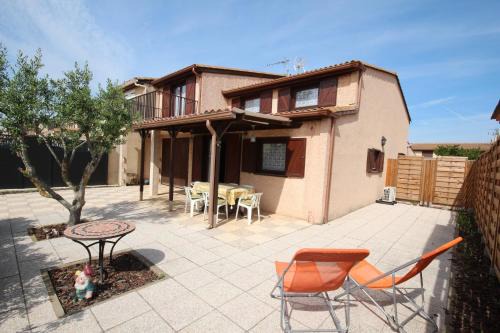Portiragnes-Plage Villa | Domaine de vacances à 600m de la plage villa climatisée WIFI 3 chambres 7 couchages animations et piscines en supplément - LRTAMW29