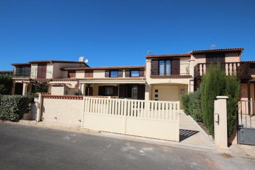 Portiragnes-Plage Villa | Domaine de vacances à 600m de la plage, belle villa climatisée 3 chambres, 5 couchages terrasse WIFI, accès payant pour les animations et piscines LRPDSE3