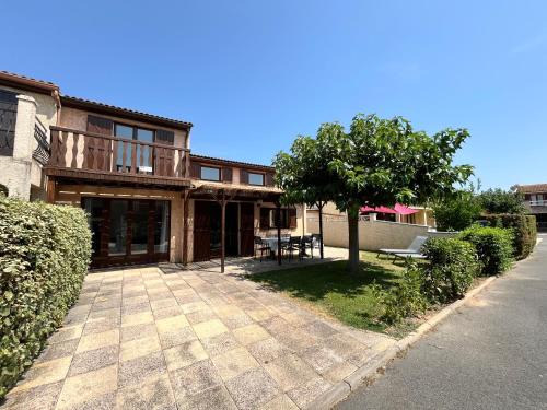 Portiragnes-Plage Villa | Domaine de vacances à 600m de la plage, villa climatisée 3 chambres 7 couchages WIFI animations piscines en suppléments LRTAMJ36