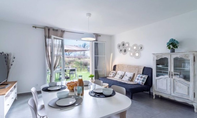 Grimaud House | Domaine des fées by Interhome