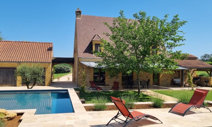 Saint-Genies House | DOMAINE DU ROZEL, 6 people, swimming pool, 12km from SARLAT