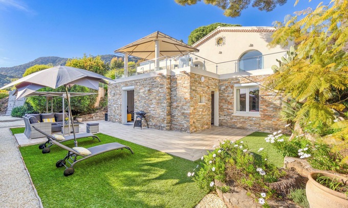 Le Lavandou Apartment | Domaine du Soleil apartment, 5 minutes from the beach!