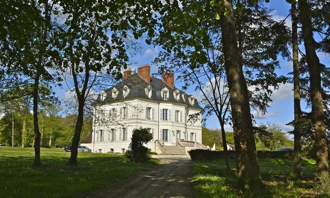 Chassy Hotel | Domaine Et Golf Du Roncemay