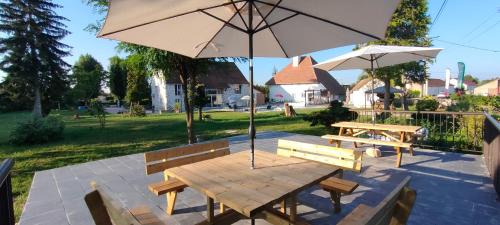 Saint-Symphorien-sur-Saone Apartment | Domaine Ravy-Azalée