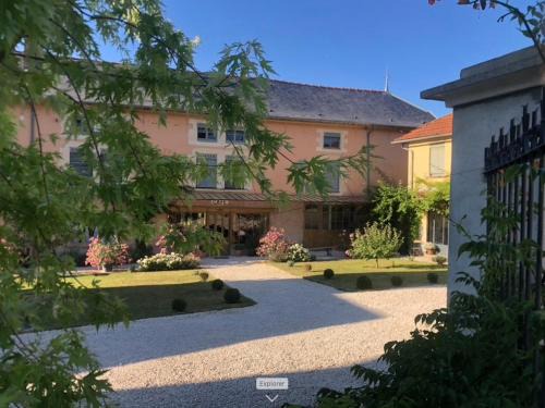 Cunfin House | Domaine hotel de France