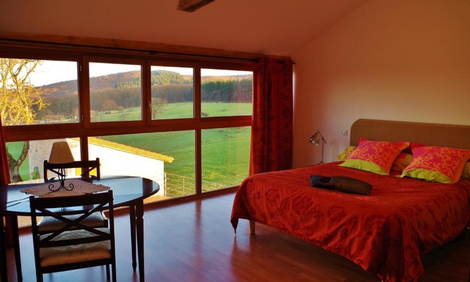 Lugny Bed & Breakfast | Domaine Joseph LAFARGE Wine Resort B&B