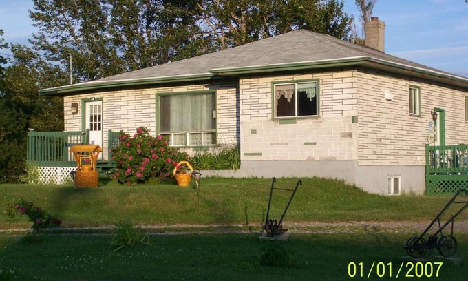 Cap-Chat Bed & Breakfast | Domaine Joseph Ross Bed and Breakfast