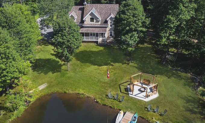 Chateau-Richer House | Domaine Maguire chalet Nature