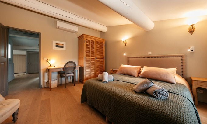 Gargas Bed & Breakfast | Domaine Perréal Rooms - Les Truffières