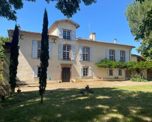 Puygaillard-de-Quercy Apartment | Domaine Rauly