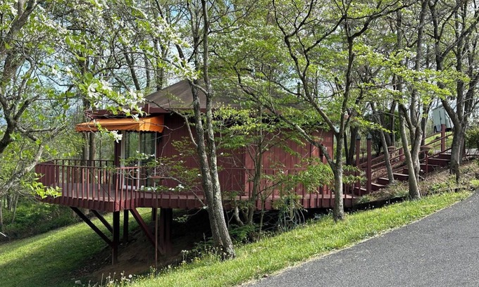 Bristol House | Dome Home Near Hard Rock Casino & Downtown