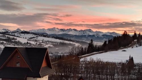 Bialy Dunajec Ski Chalet | Domek na Ubocy z jacuzzi, sauną i widokiem