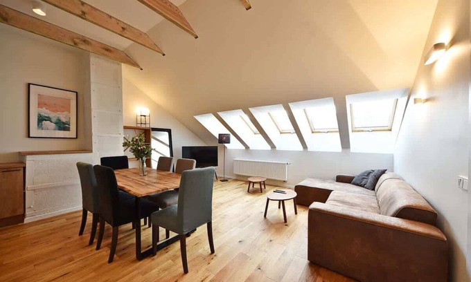 Old Town Apartment | Domillion Penthouse 2bdr 2bath P364a!