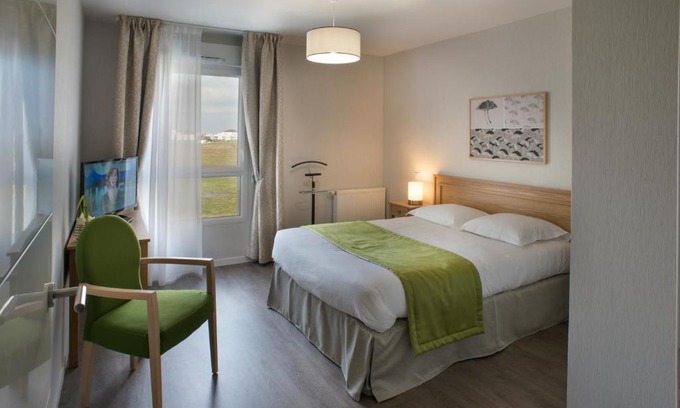 Les Hauts de Saint-Aubin Apartment | Domitys Rosa Gallica