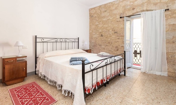 Cuglieri House | Domomea - Camera Ambrosia