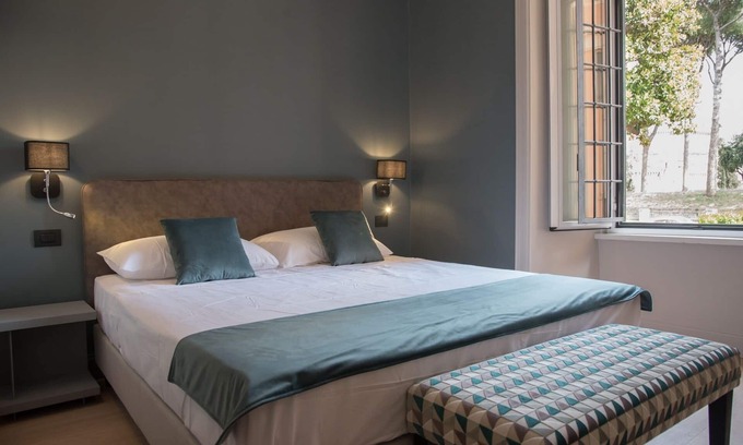 Rione XIV Borgo Apartment | Domus Alberico - Vatican (up to 28 people)