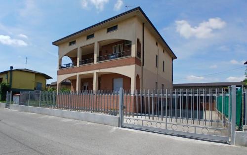 Cologno al Serio Apartment | Domus DEA